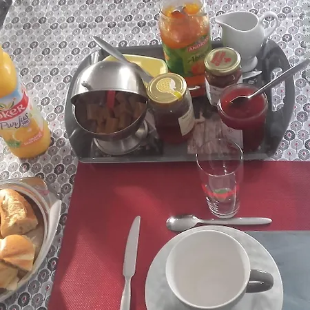 Bed & Breakfast Les Amandiers Abeilhan
